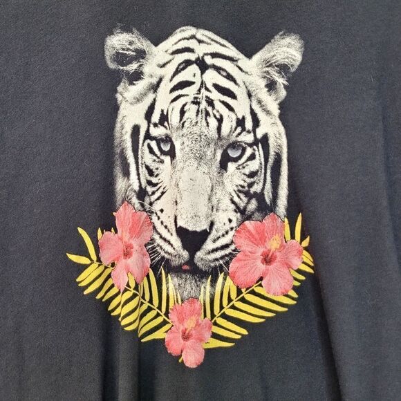 Wildfox Siberian Tiger V Neck Top Size Medium - Picture 2 of 4